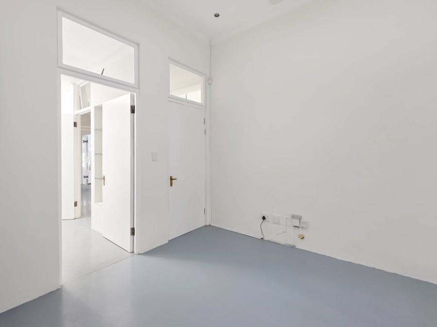 2 Bedroom Property for Sale in Gardens Western Cape